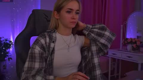 dakotaajohnnson online show from October 27, 2025, 11:36 am
