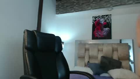 dakotarobbins_ online show from December 15, 2024, 6:51 am