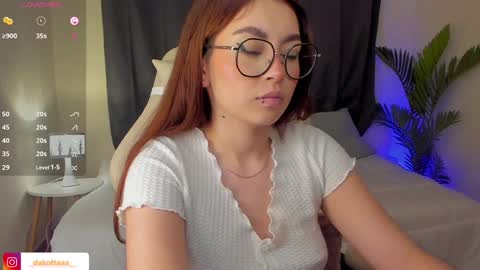 dakottaa__ online show from January 5, 2025, 4:14 am