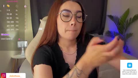 dakottaa__ online show from March 6, 2025, 12:32 am