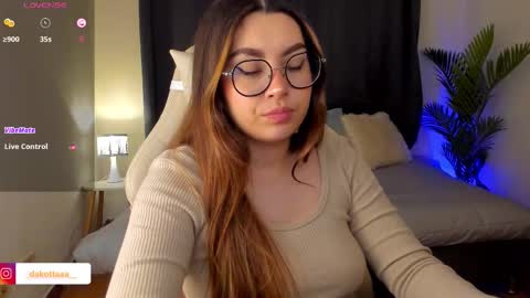 Snapshot of dakottaa__ chatting on October 21, 2025, 11:38 pm dakottaa__ online show from October 21, 2025, 11:38 pm