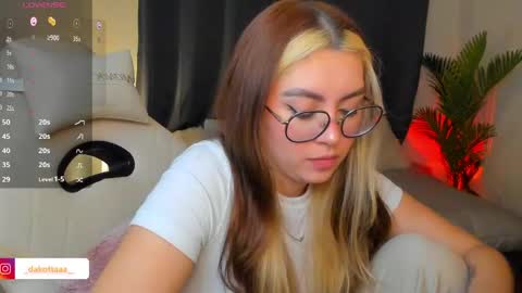 dakottaa__ online show from May 20, 2026, 1:01 am