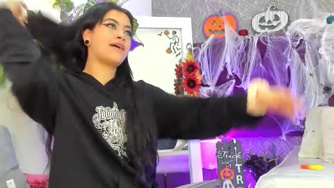   online show from October 16, 2025, 5:19 am