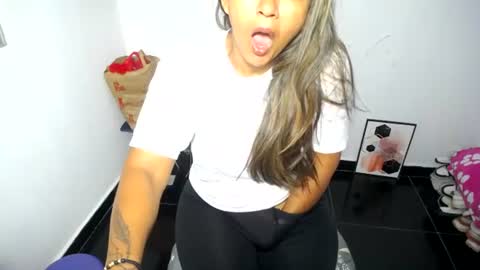daleska_delicious1 online show from July 5, 2026, 4:19 am