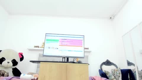 Snapshot of dalia_2 chatting on September 22, 2025, 12:45 am  Ren  online show from September 22, 2025, 12:45 am