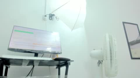 Snapshot of dalia_2 chatting on October 23, 2025, 12:54 am  Ren  online show from October 23, 2025, 12:54 am