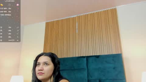 Snapshot of dalia_alissa chatting on May 21, 2026, 12:12 pm Violeta online show from May 21, 2026, 12:12 pm