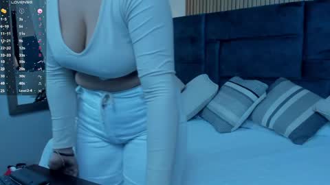 Snapshot of dalia_alissa chatting on May 27, 2026, 12:02 pm Violeta online show from May 27, 2026, 12:02 pm