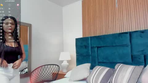 Snapshot of dalia_alissa chatting on May 30, 2026, 12:24 pm Violeta online show from May 30, 2026, 12:24 pm