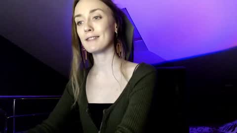 Snapshot of dalia_peach chatting on December 12, 2024, 2:00 pm Dalia online show from December 12, 2024, 2:00 pm