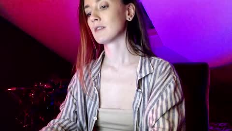 Snapshot of dalia_peach chatting on December 13, 2024, 4:49 pm Dalia online show from December 13, 2024, 4:49 pm