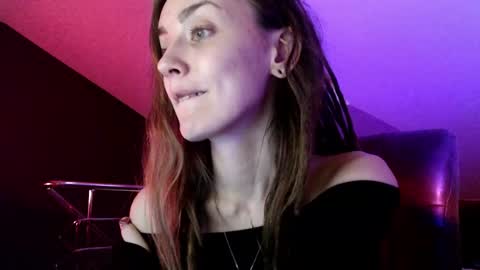 Snapshot of dalia_peach chatting on January 22, 2025, 1:21 pm Dalia online show from January 22, 2025, 1:21 pm