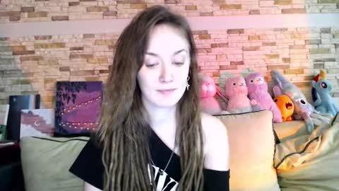 Snapshot of dalia_peach chatting on October 8, 2025, 8:12 am Dalia online show from October 8, 2025, 8:12 am