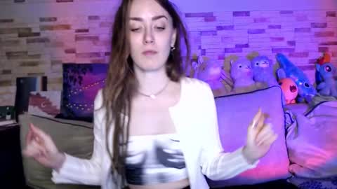 Snapshot of dalia_peach chatting on October 9, 2025, 9:18 am Dalia online show from October 9, 2025, 9:18 am