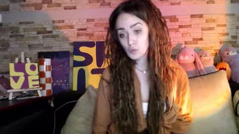 Snapshot of dalia_peach chatting on October 27, 2025, 9:35 am Dalia online show from October 27, 2025, 9:35 am