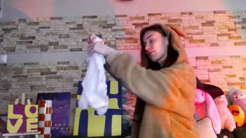 Snapshot of dalia_peach chatting on October 29, 2025, 9:33 am Dalia online show from October 29, 2025, 9:33 am