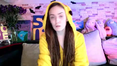 Snapshot of dalia_peach chatting on November 5, 2025, 10:15 am Dalia online show from November 5, 2025, 10:15 am