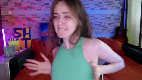 Snapshot of dalia_peach chatting on May 21, 2026, 10:33 am Dalia online show from May 21, 2026, 10:33 am