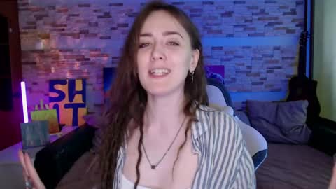 Snapshot of dalia_peach chatting on May 29, 2026, 10:35 am Dalia online show from May 29, 2026, 10:35 am