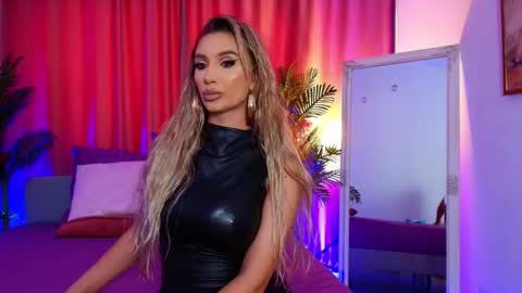 DalidaSelena online show from September 22, 2025, 10:28 am