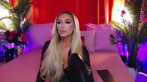 Snapshot of dalidaselena chatting on May 13, 2026, 8:01 am DalidaSelena online show from May 13, 2026, 8:01 am