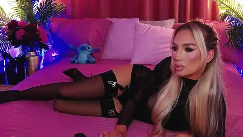 DalidaSelena online show from June 5, 2026, 4:24 pm
