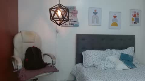 Dalila online show from October 4, 2025, 3:21 pm