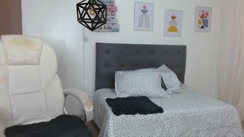 Dalila online show from October 15, 2025, 1:22 pm