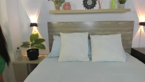 D A L I L A online show from February 19, 2025, 7:05 pm