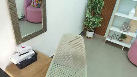 Dalila  online show from November 21, 2025, 6:28 pm