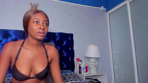 Dalila online show from October 3, 2025, 12:13 pm