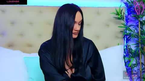 daliyaa_ online show from November 7, 2025, 1:55 pm