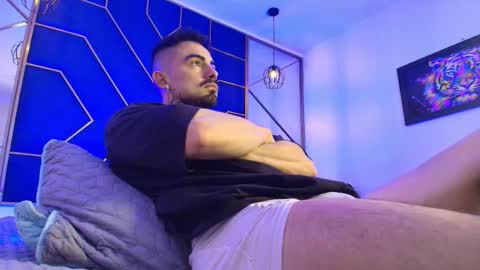 Dallas whitee online show from March 3, 2026, 8:04 pm