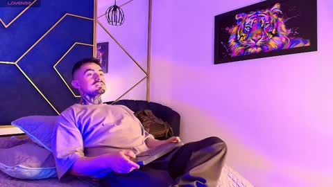 Dallas whitee online show from March 15, 2026, 12:33 pm