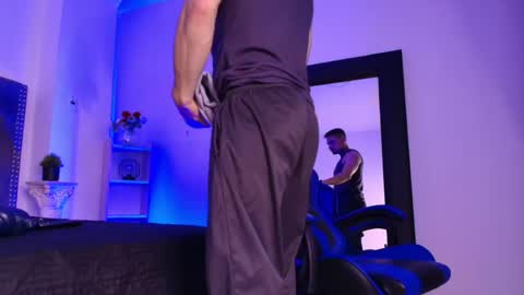 Dallas whitee online show from April 27, 2026, 7:56 pm