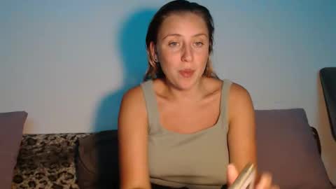 Snapshot of dalyana22 chatting on September 17, 2025, 9:16 pm Maria online show from September 17, 2025, 9:16 pm