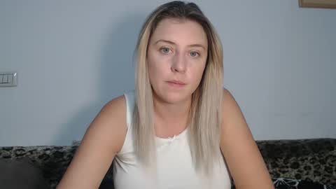 Snapshot of dalyana22 chatting on October 4, 2025, 9:24 pm Maria online show from October 4, 2025, 9:24 pm