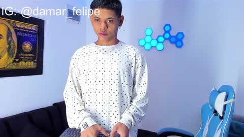 damar_felipe online show from December 15, 2024, 9:56 am