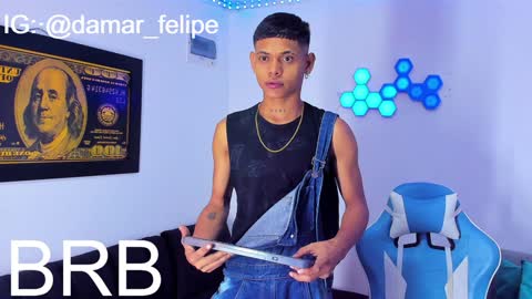 damar_felipe online show from December 18, 2024, 1:23 pm