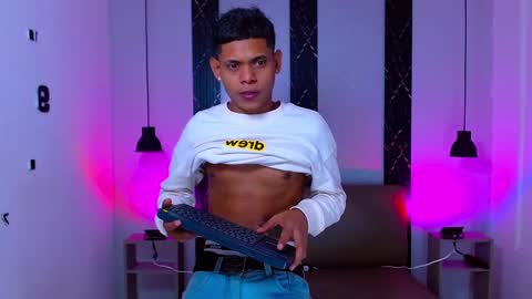 damar_felipe online show from October 3, 2025, 5:04 am