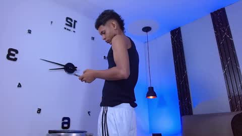 damar_felipe online show from November 4, 2025, 4:22 am