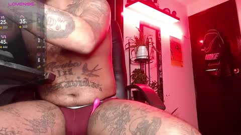 Snapshot of damian_darkside_ chatting on January 28, 2025, 1:29 am Damian online show from January 28, 2025, 1:29 am