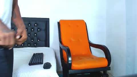 damian_hart_24cm online show from January 18, 2025, 12:15 pm