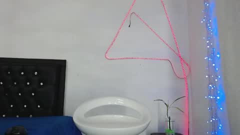 damian_hart_24cm online show from May 7, 2026, 12:10 pm