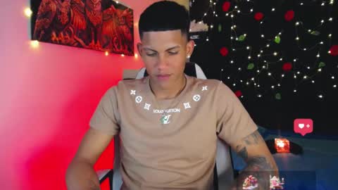 Snapshot of damian_latinxxx chatting on December 20, 2024, 7:55 am Damian online show from December 20, 2024, 7:55 am