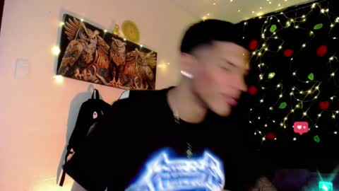 Snapshot of damian_latinxxx chatting on December 28, 2024, 8:58 am Damian online show from December 28, 2024, 8:58 am