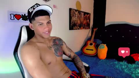 Snapshot of damian_latinxxx chatting on January 15, 2025, 8:20 am Damian online show from January 15, 2025, 8:20 am