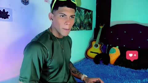 Snapshot of damian_latinxxx chatting on January 16, 2025, 9:27 am Damian online show from January 16, 2025, 9:27 am