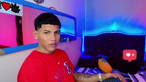 Snapshot of damian_latinxxx chatting on February 4, 2025, 5:53 am Damian online show from February 4, 2025, 5:53 am