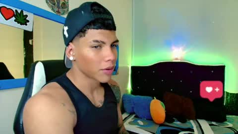 Snapshot of damian_latinxxx chatting on February 5, 2025, 1:04 am Damian online show from February 5, 2025, 1:04 am